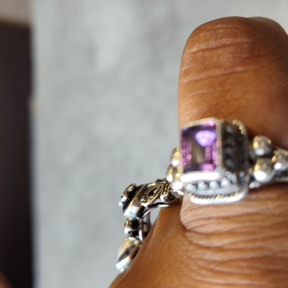 Loving beautiful purple ring 💍 - Picture 1 of 2
